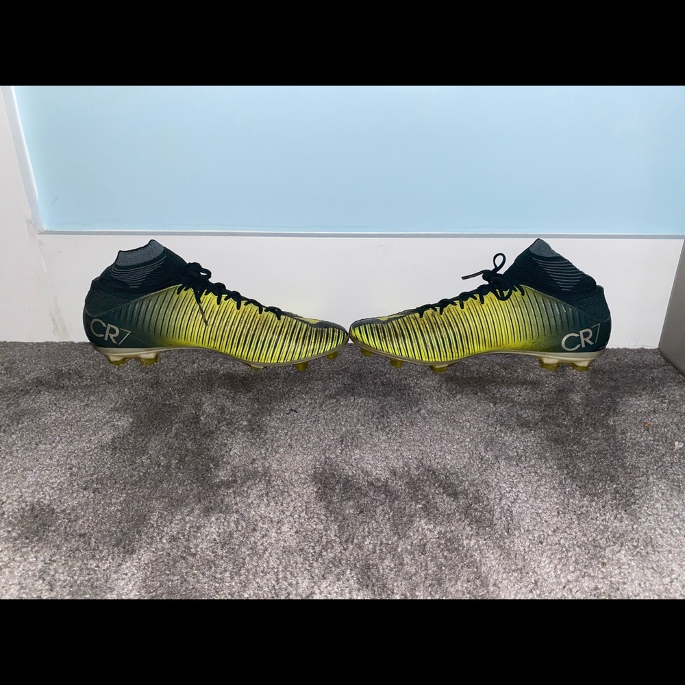 cr7 soccer cleats